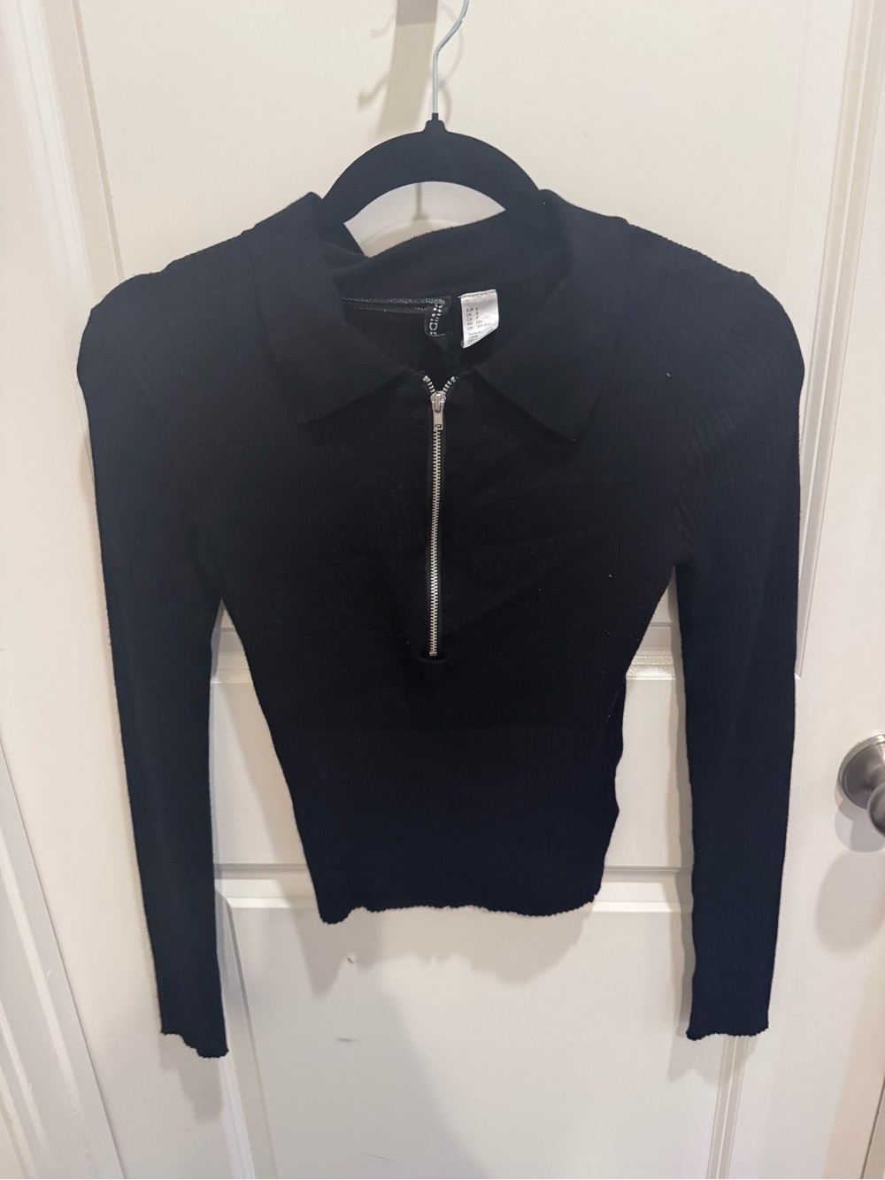 H&M Black Ribbed Zip-Front Collared Long Sleeve Top